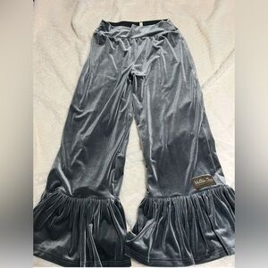 Matilda Jane ruffle pants 
🌟women’s size large
🌟New without tags